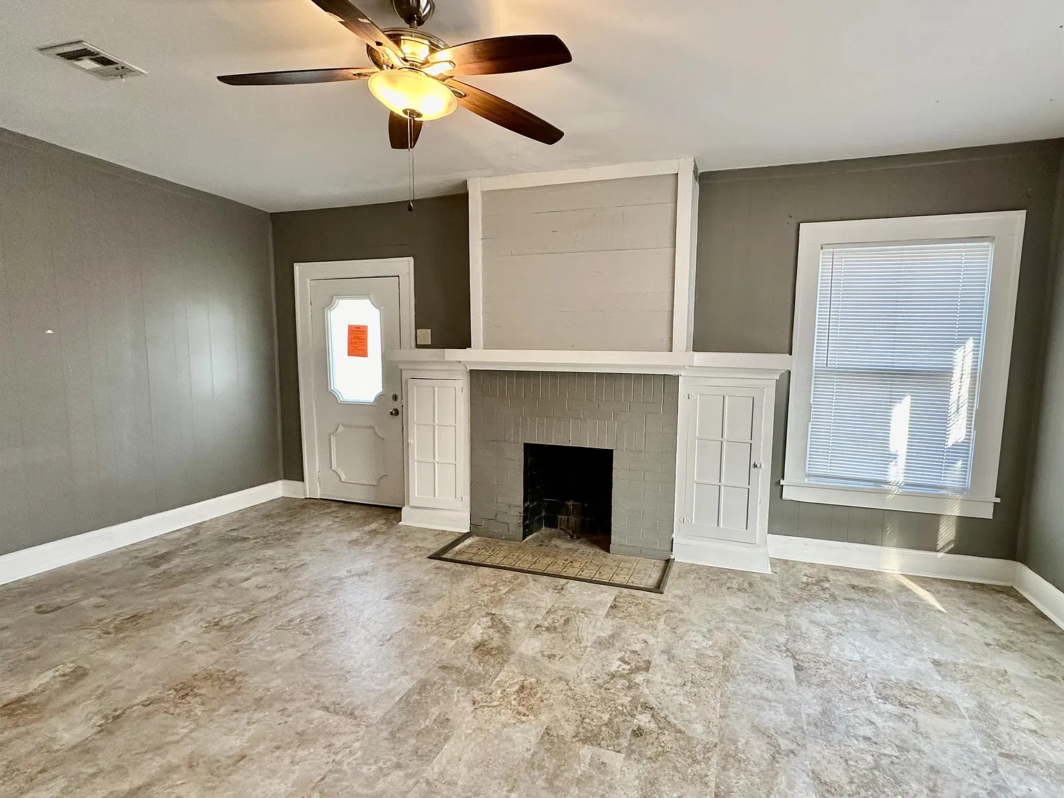 512 Herring Avenue - House — Photo 2