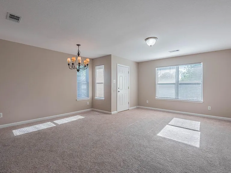 10203 Azalea Vlg — Photo 9