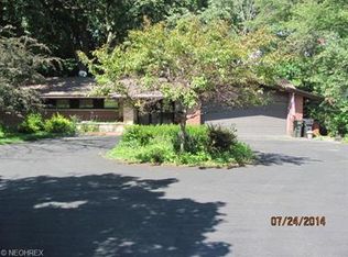 712 Washington Ave, Elyria, OH 44035