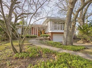 2424 Clinton Rd, Rockford, IL 61103