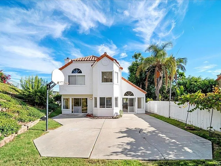 1423 Portofino Dr — Photo 3