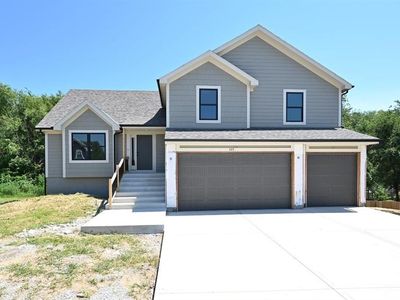 105 Wagers Cir, Dearborn, MO, 64439