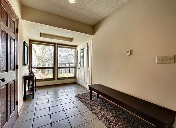 2nd image of 815 Heinel Dr