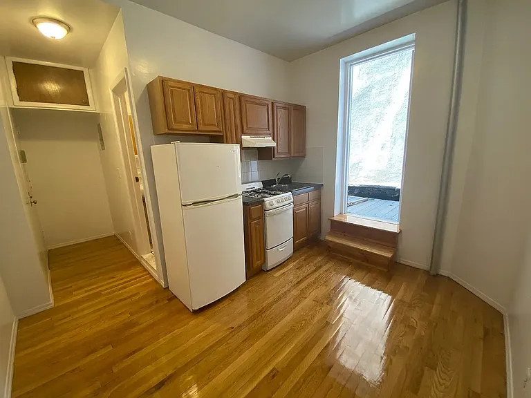 122 Saint Marks Pl #5 — Photo 8