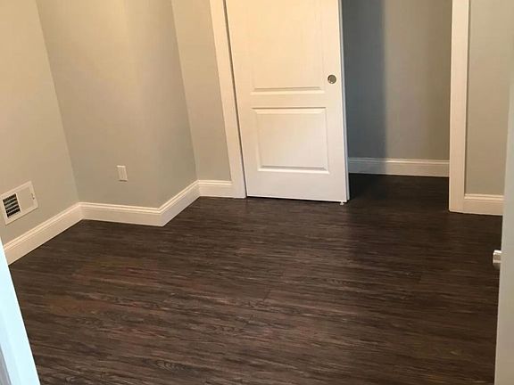 5th image of 140 Stroud Ave