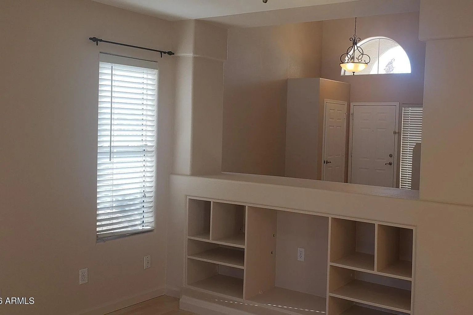 3 bed, 2.5 bath, 1852 sqft, $2,300 — Photo 4