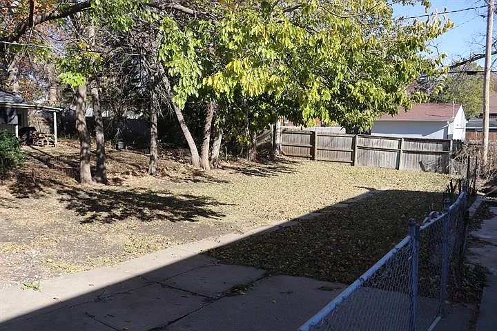 2 bed, 832 sqft, $1,295 — Photo 4