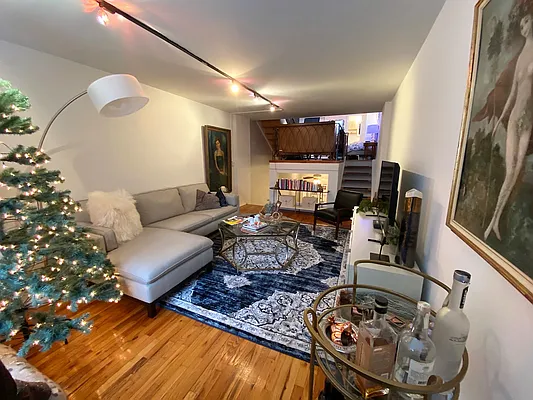 Rented by City Connections Realty | media 12