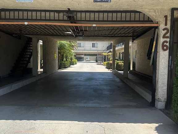 5th image of 124 S Marengo Ave #5