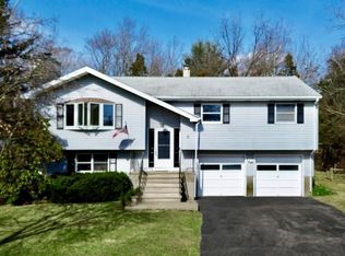 3 Brantwood Dr, Oak Ridge, NJ 07438