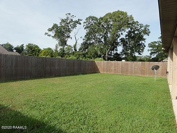 3rd image of 313 Elwick Dr