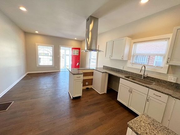 605UdellKitchenLiving_04112023
