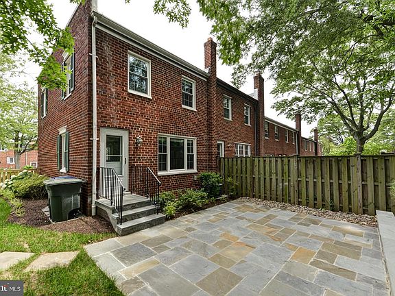 3rd image of 212 Gentry Ave