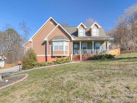 3rd image of 327 Dove Dr