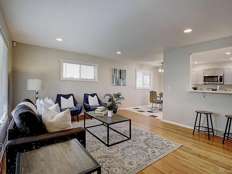 1385 Salem St — Photo 22