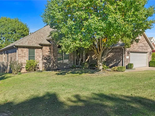 4826 W Plymouth Rock Pl, Fayetteville, AR 72704