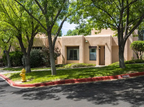10241 Las Casitas Ct NE, Albuquerque, NM 87111