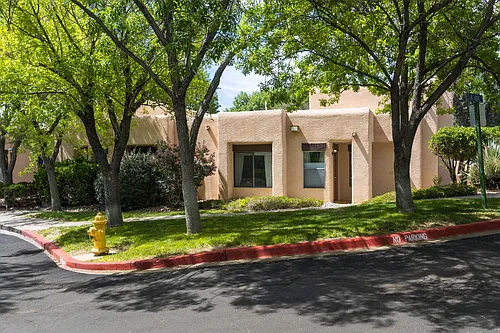 10241 Las Casitas Ct NE Photo 1