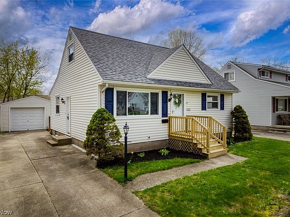 2nd image of 662 Roanoke Ave