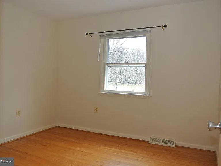 2140 Nodleigh Ter — Photo 14