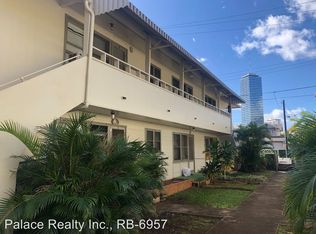 735 McCully St APT 3, Honolulu, HI 96826