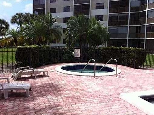 2nd image of 6475 W Oakland Park Blvd #2