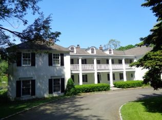 560 Lake Ave, Greenwich, CT 06830