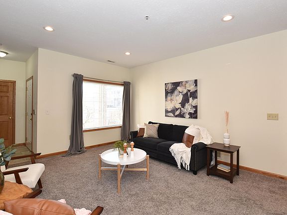 4th image of 6961 S Rolling Meadows Ct Unit 101