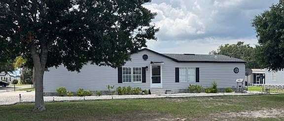 2nd image of 832 Pine Ridge Dr