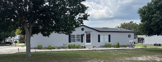 1st image of 832 Pine Ridge Dr