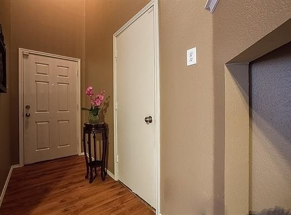 3rd image of 10362 Ector Dr