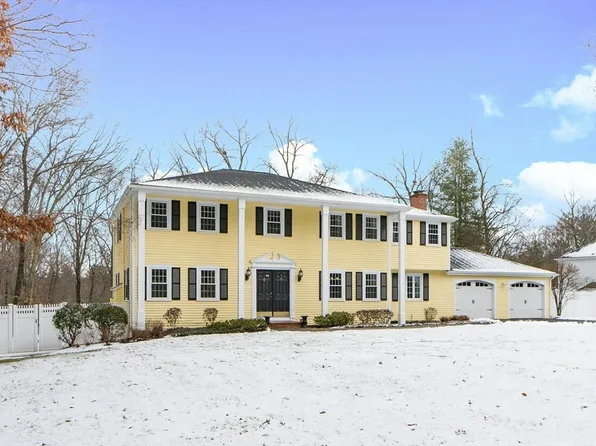 68 Indian Hill Rd, Medfield, MA 02052
