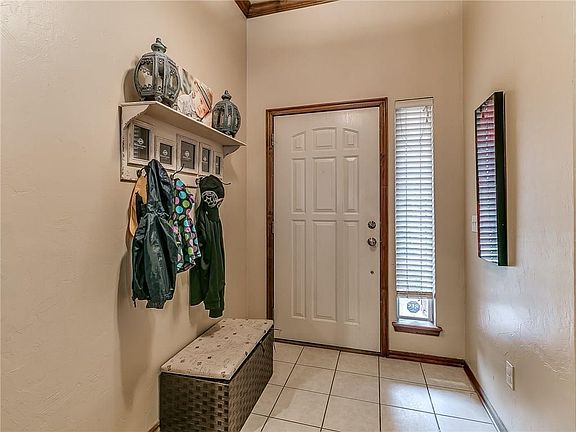 4th image of 2709 SE 96th St