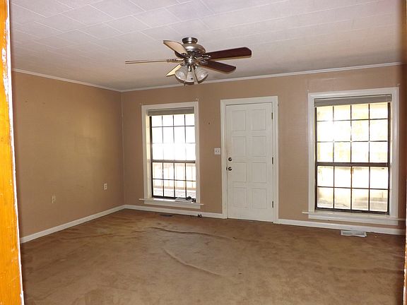 5th image of 267 Carpenter St