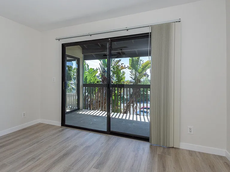 6355 Rancho Mission Rd #4 — Photo 9