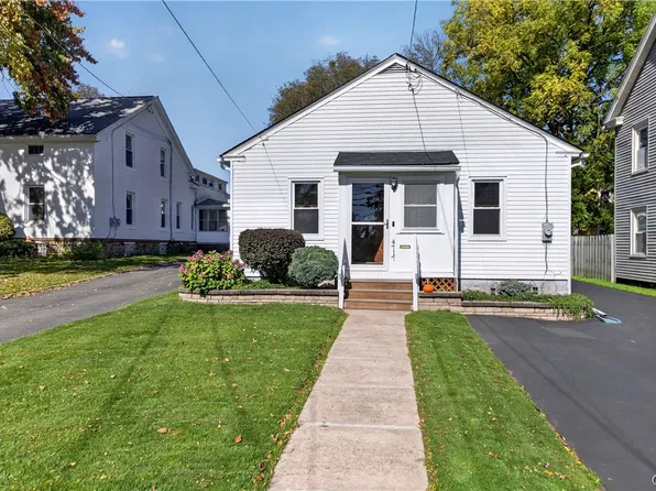 4717 James St, East Syracuse, NY 13057