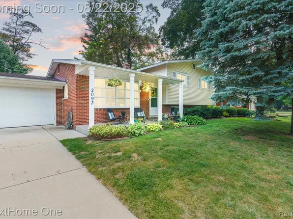 2093 Kingswood Dr, Flint, MI 48507