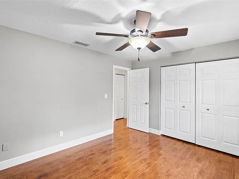723 Pent St — Photo 17
