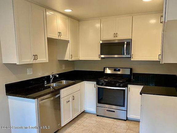 3rd image of 590 N Los Robles Ave APT 4