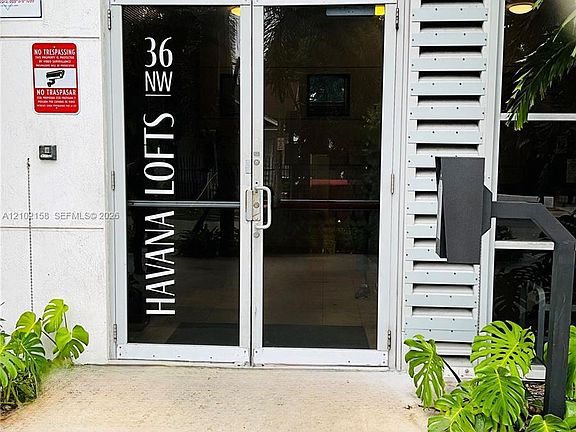 2nd image of 36 NW 6th Ave APT 806
