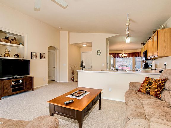 3rd image of 1371 E Bellerive Dr