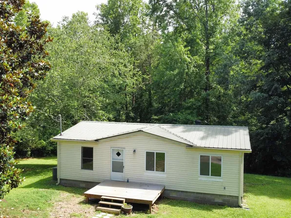 589 Whispering Woods Rd, Martin, GA 30557