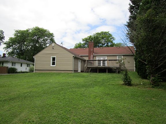 3rd image of 3913 Brookside Dr