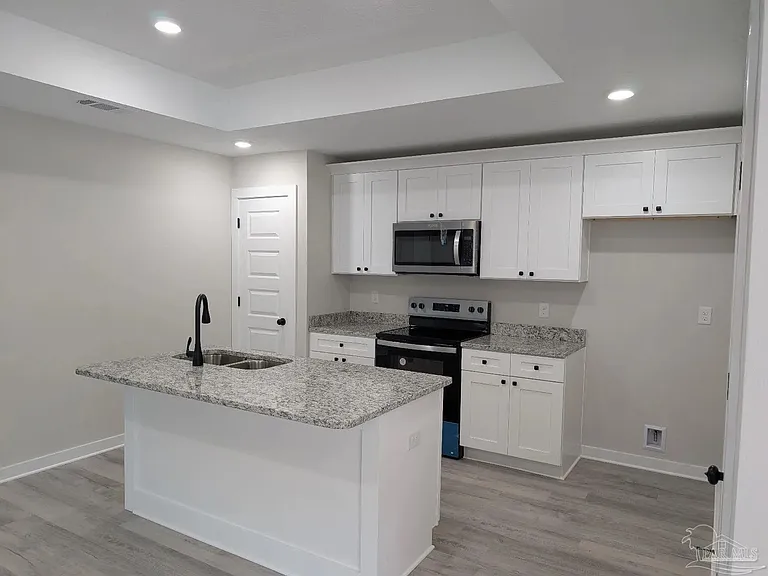 3219 Damon Dr — Photo 6