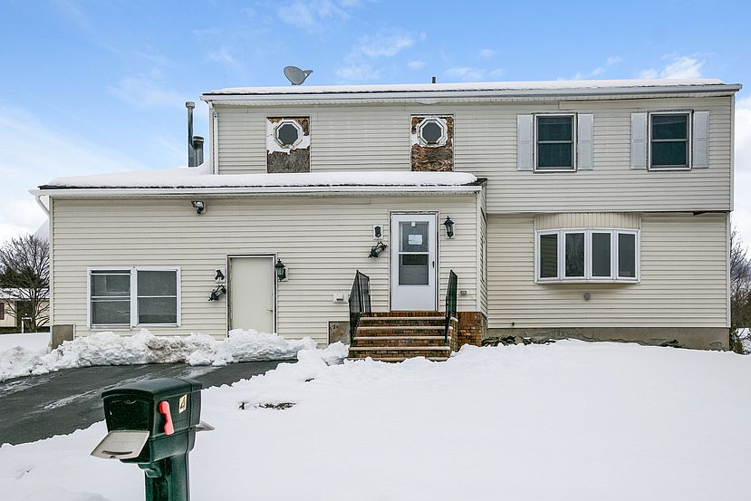 1st image of 4 Kensington Way