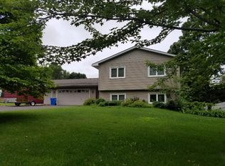 2935 Ivy St S, Cambridge, MN 55008