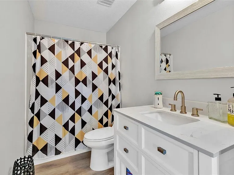 1652 Algonkin Loop — Photo 16