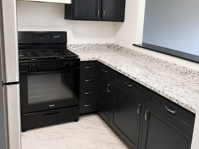 866 Fairmount Pl — Photo 9