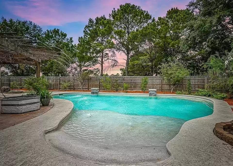1st image of 20510-1 Pioneer Bend Ct