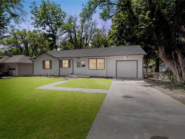 8918 Switzer St, Overland Park, KS 66214